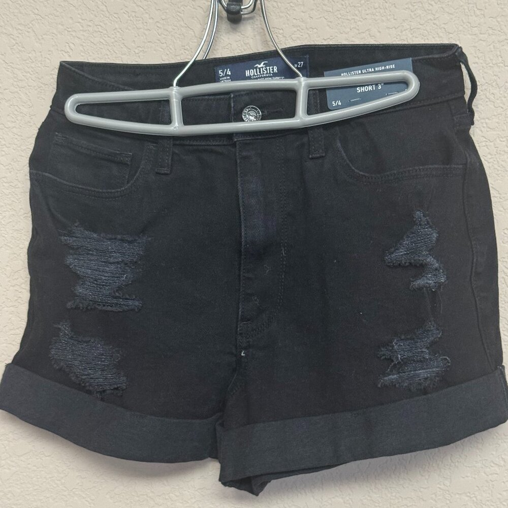 BNWT Hollister Distressed Black High-Rise Mom Shorts